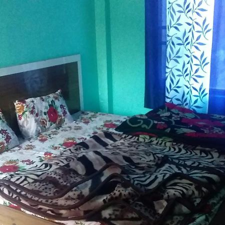 Spot On Sharma'S Kitchen & Home Stay Bajaura المظهر الخارجي الصورة