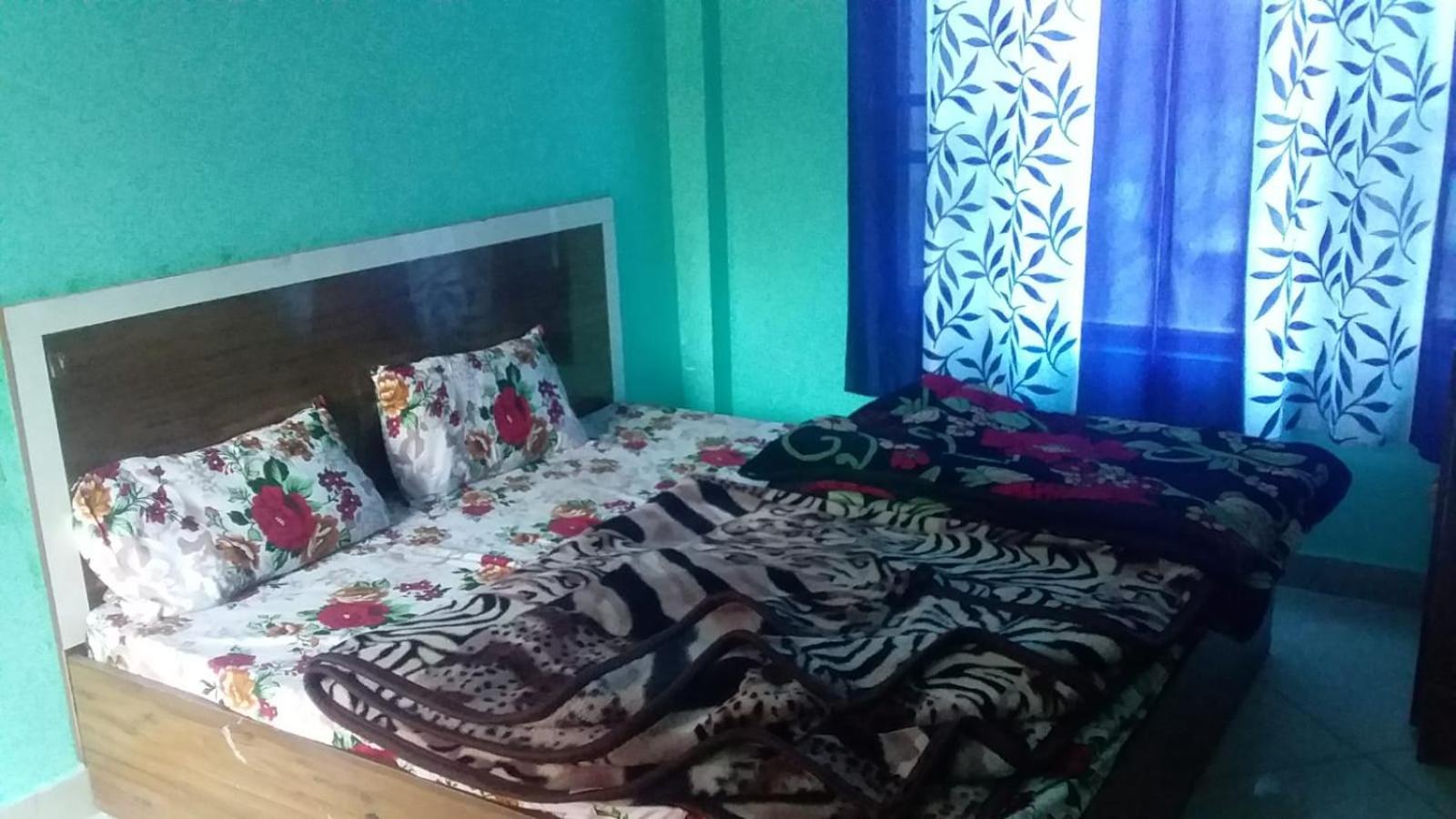 Spot On Sharma'S Kitchen & Home Stay Bajaura المظهر الخارجي الصورة